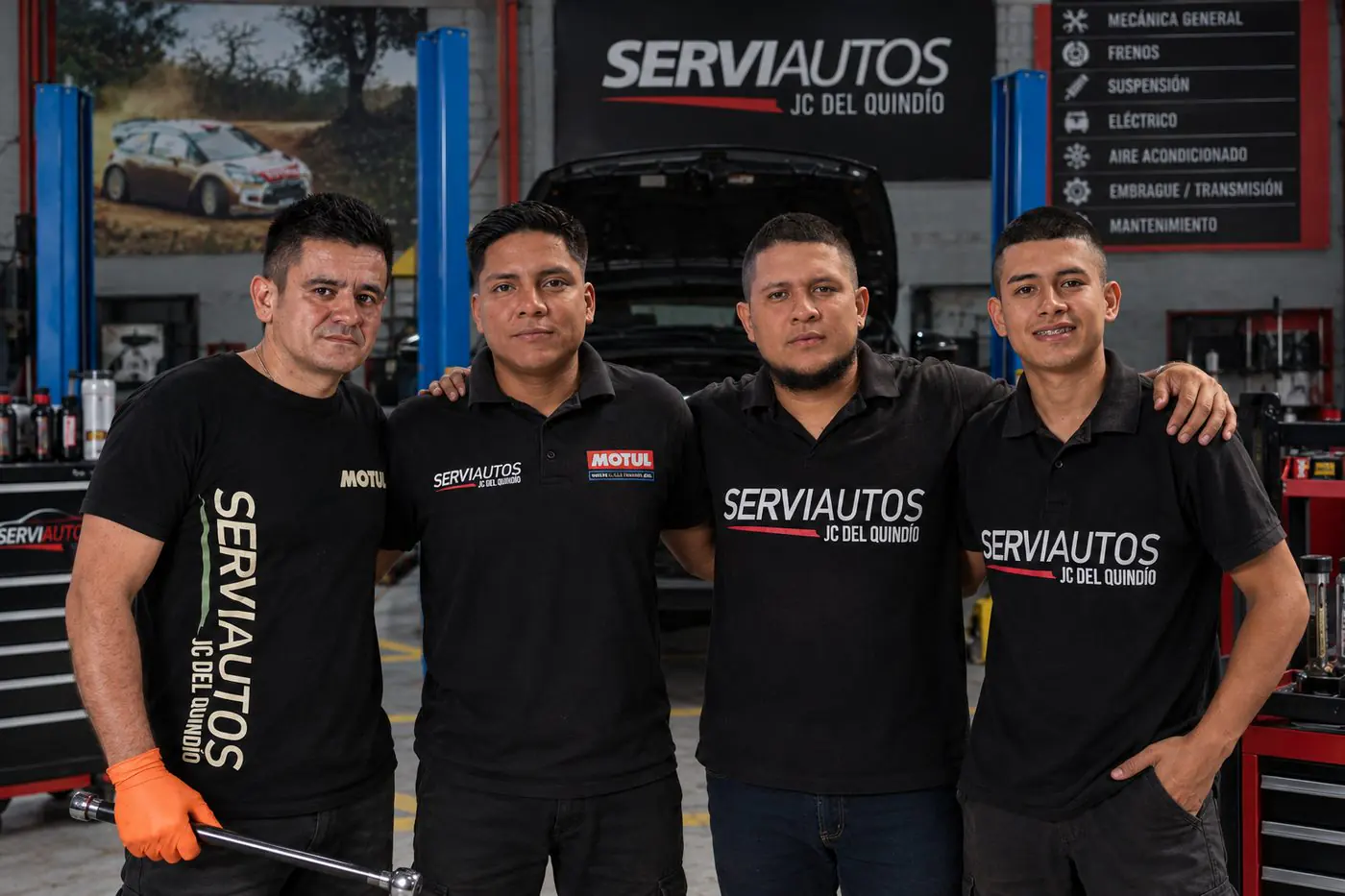 Equipo de técnicos de Serviautos JC del Quindío